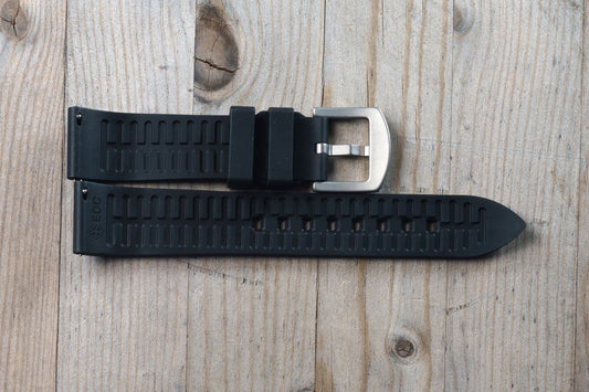 Smooth Black Rubber Pointed Strap