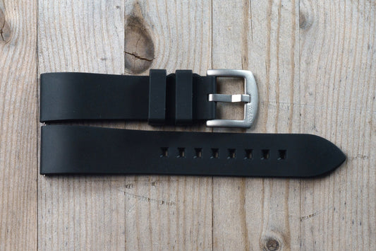 Smooth Black Rubber Pointed Strap